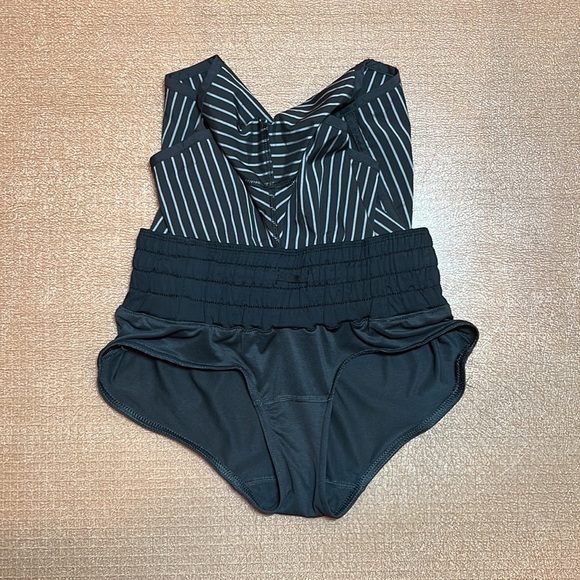 Lululemon RARE Tracker Short II *2-way Stretch Parallel Stripe - Picture 7 of 10